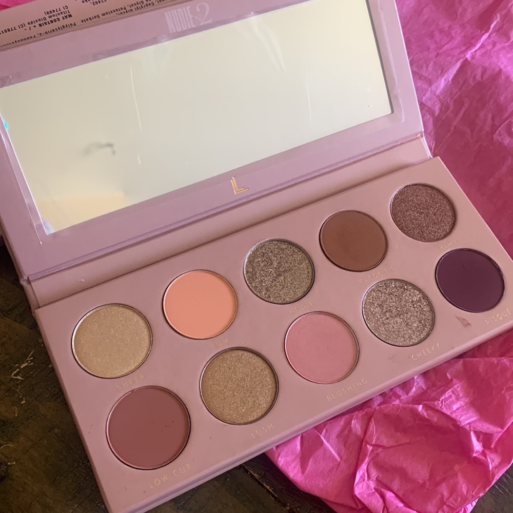 Laura Lee Nudie 2 eye shadow palette